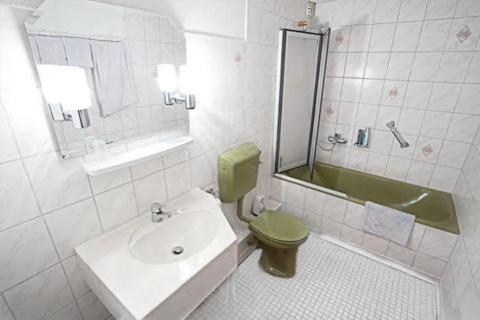 Bogensporthotel "Bad" Eisenbach  Extérieur photo